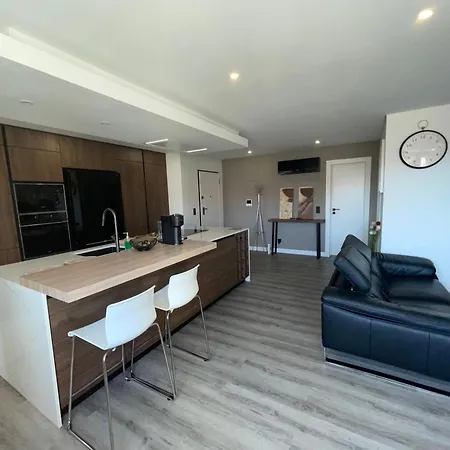 Golden Wood - 3 Bedrooms, Private Garage & Free Parking * Odivelas (Lisbon)