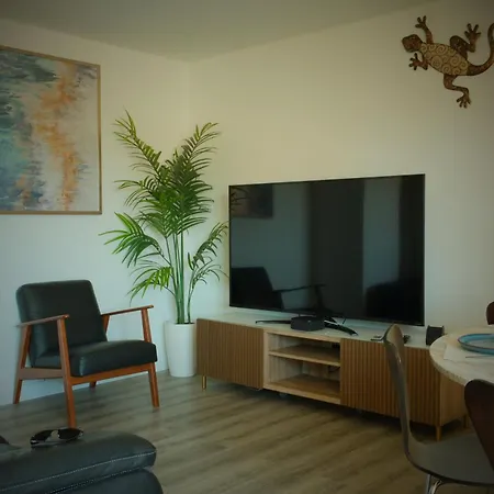 Golden Wood - 3 Bedrooms, Private Garage & Free Parking * Odivelas (Lisbon)