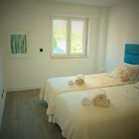 Golden Wood - 3 Bedrooms, Private Garage & Free Parking *
