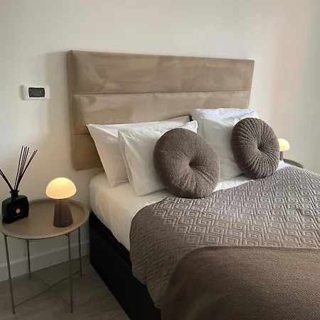 Golden Wood - 3 Bedrooms, Private Garage & Free Parking