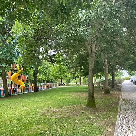 Golden Wood - 3 Bedrooms, Private Garage & Free Parking * Odivelas (Lisbon)