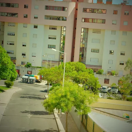 Golden Wood - 3 Bedrooms, Private Garage & Free Parking Appartamento *